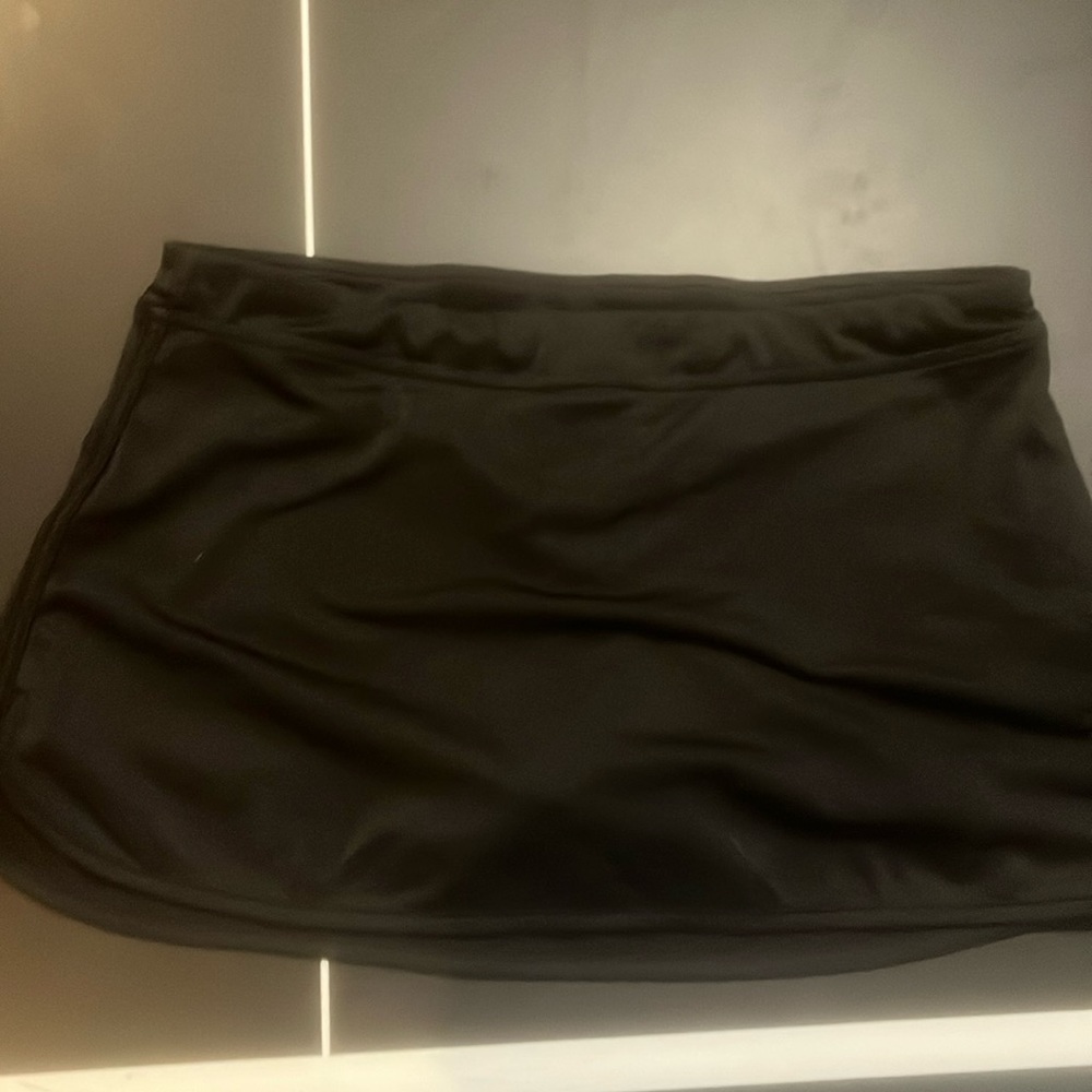 black skirt